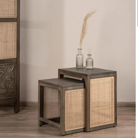 Space-saving nesting table design