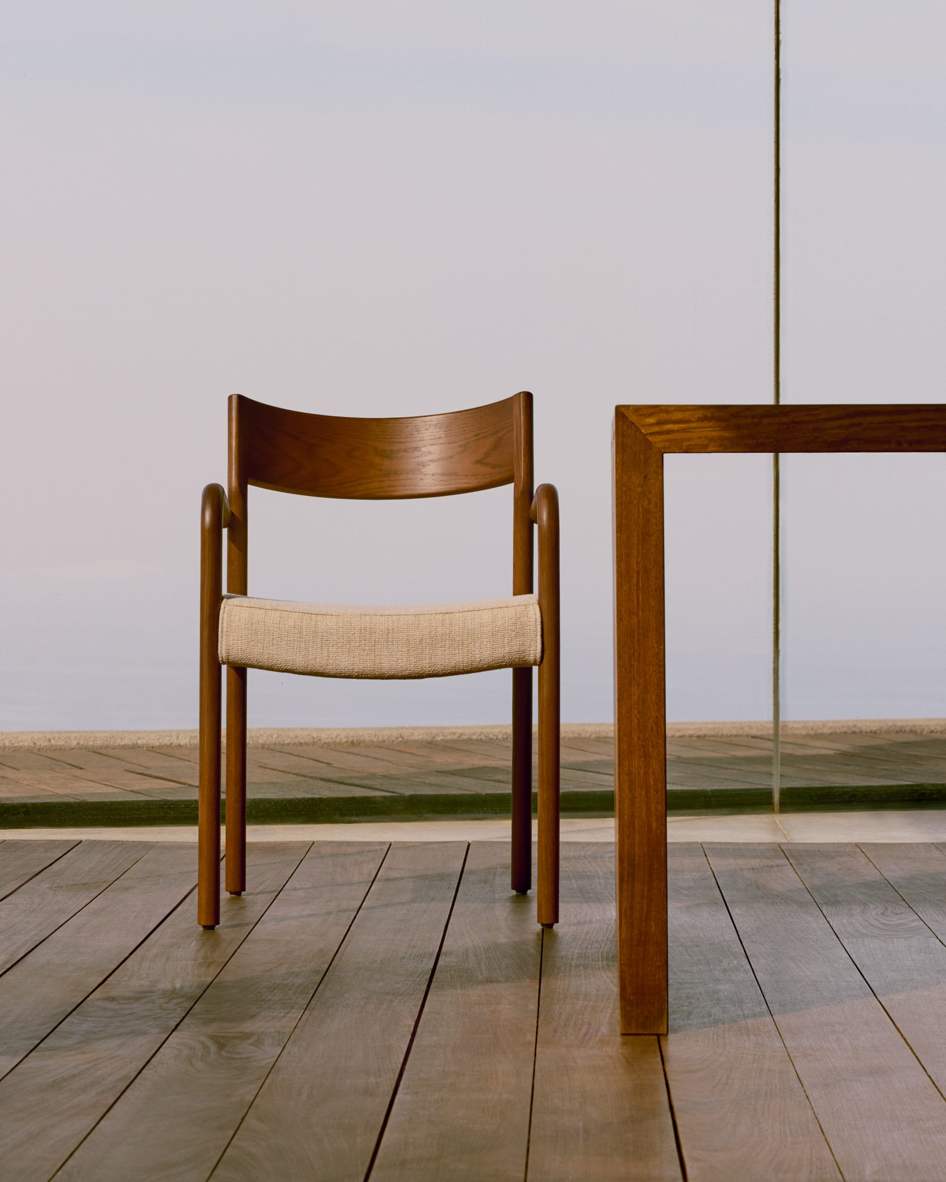 Luxury modern solid wood chair for dining and living room