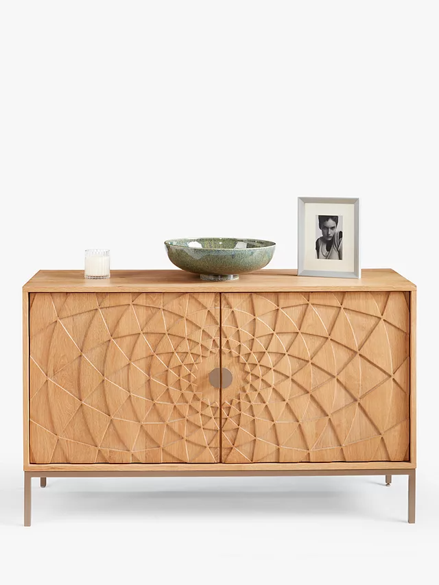 A decorative base for mirrors & art- The Leaf Crafts