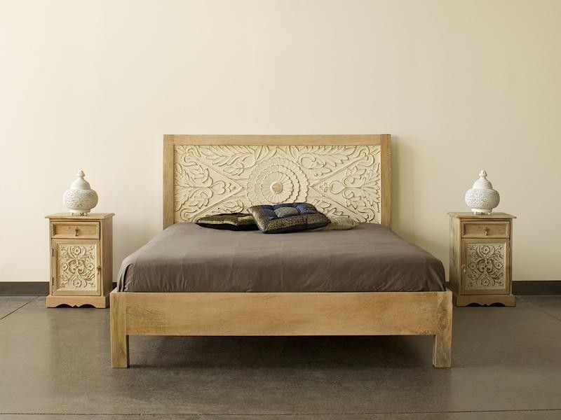 premium solid wood king bed for luxurious bedroom décor