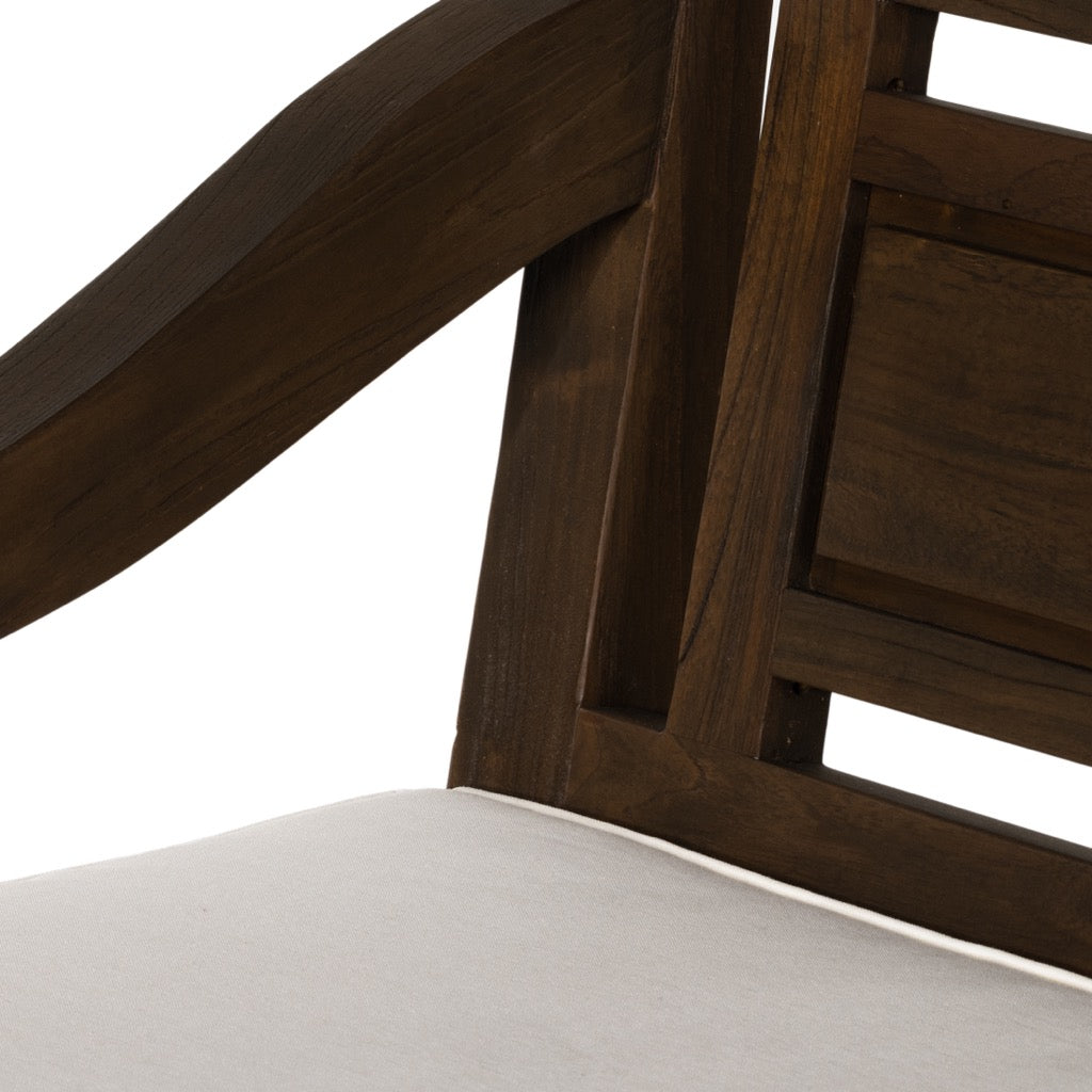 natural wood bench for garden décor- The Leaf Crafts