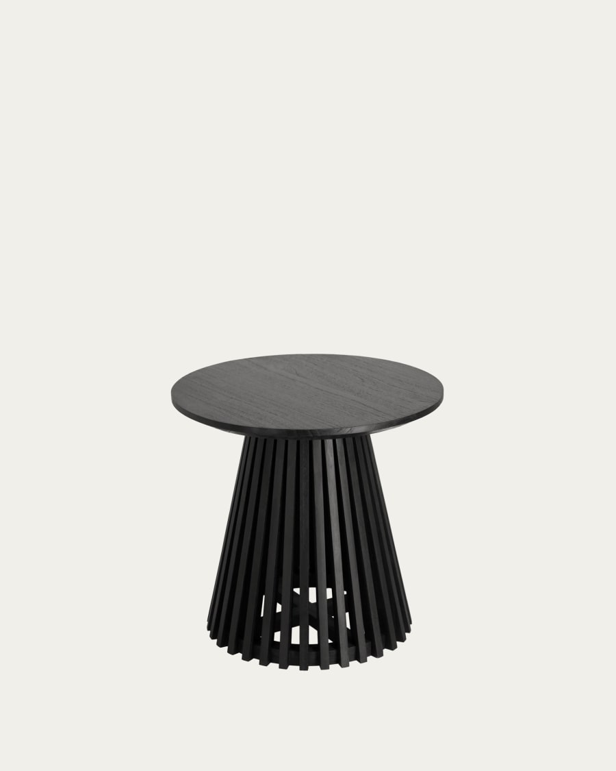 Using premium solid wood and high-quality materials