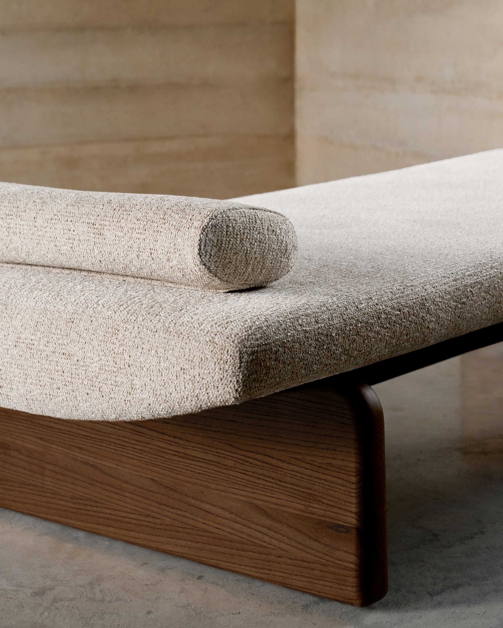 stylish wooden daybed for contemporary home décor
